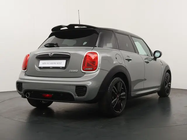 MINI 5-Deurs Cooper Dalston Edition 2021 Benzine 8
