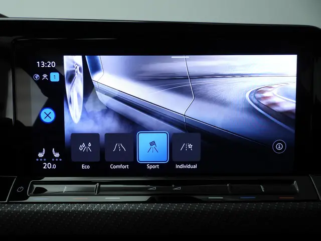 Volkswagen Golf 1.5 eTSI R-Line Business 2024 Benzine 26