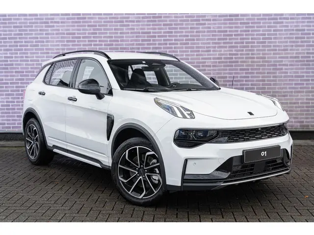 Lynk & Co 01 1.5 Core 2025 Hybride Benzine 8
