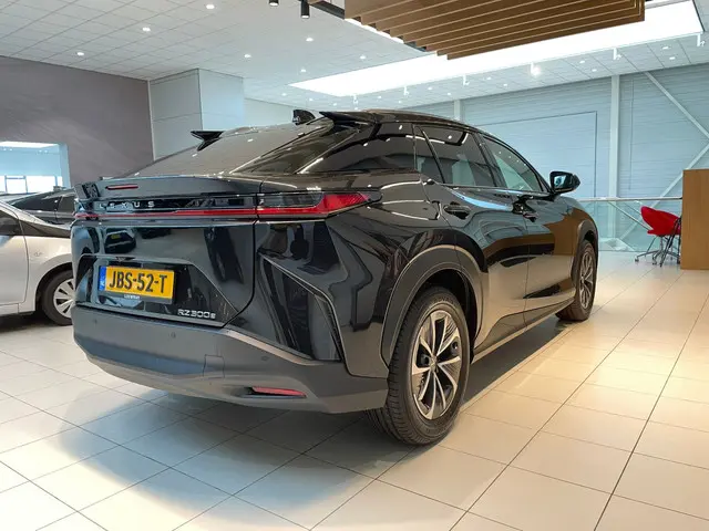 Lexus RZ 300e Business Line 71 kWh 2025 Elektrisch 4
