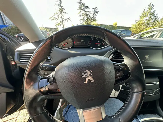 Peugeot 308 SW 1.2 PureTech Style 2015 Benzine 22