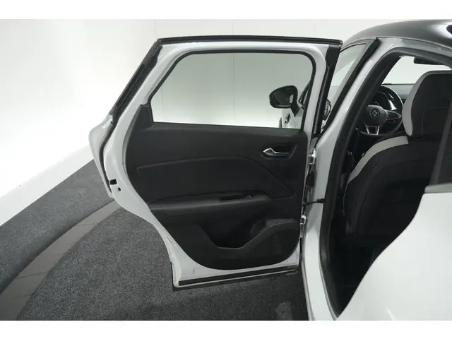 Renault Captur Mild Hybrid 140 EDC Techno 2023 Benzine 72