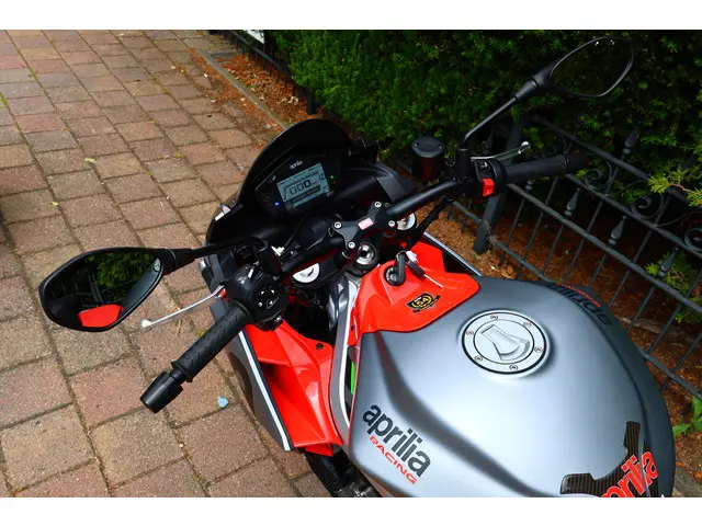 Aprilia Tuono 660 V2 ABS | Cruise control 2021 Benzine 25