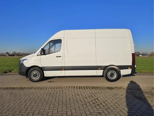 Mercedes-Benz Sprinter 315 1.9 CDI L2 H2 RWD 2023 Diesel 2