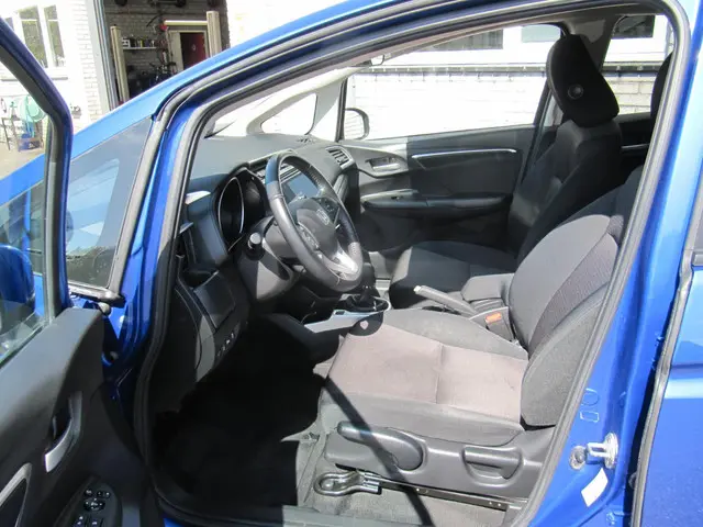 Honda Jazz 1.3 i-VTEC Elegance *TREKHAAK* 2015 Benzine 15