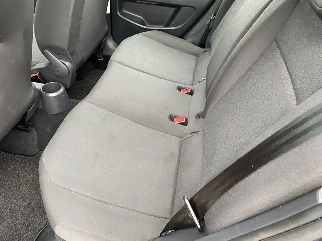 Volkswagen up! 1.0 BMT move up! 2017 Benzine 18