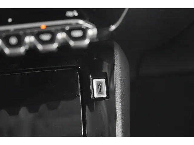 Peugeot 208 PureTech 100 Allure 2024 Benzine 53