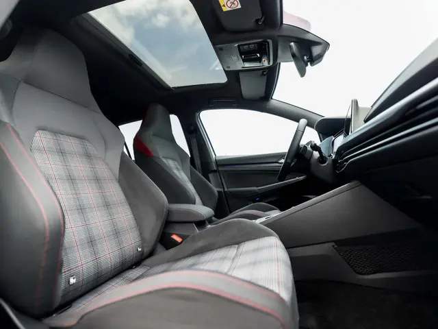 Volkswagen Golf 2.0 TSI GTI 2020 Benzine 8