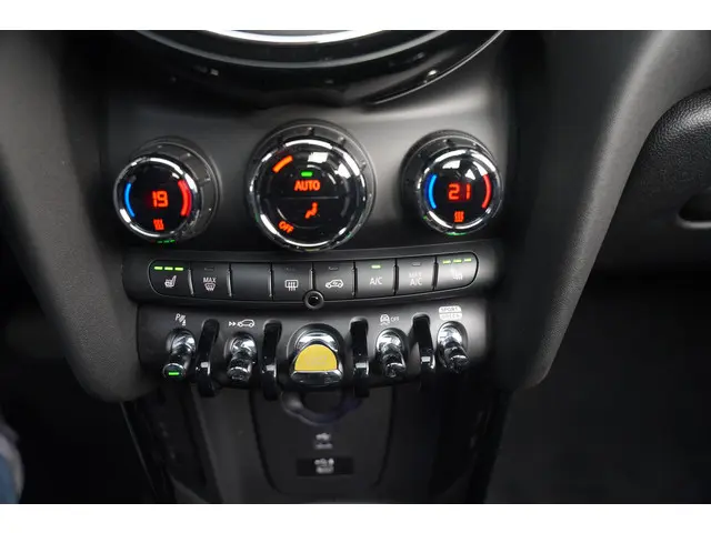 MINI Electric Mini Yours 33 kWh 2020 Elektrisch 17