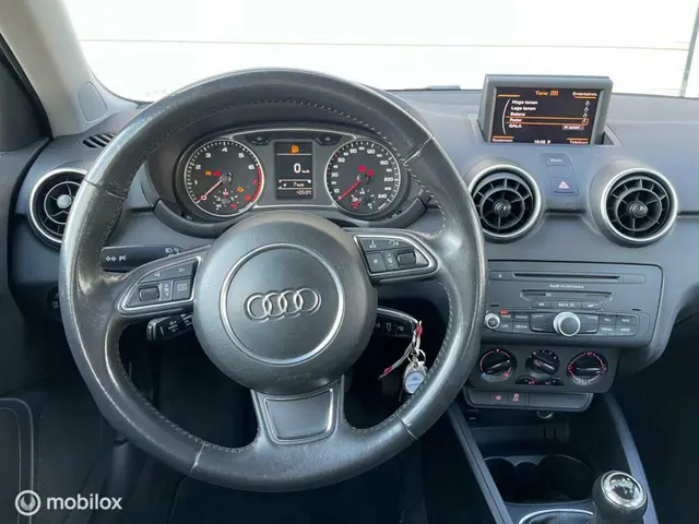 Audi A1 Sportback 1.2 TFSI Attraction 2012 Benzine 16