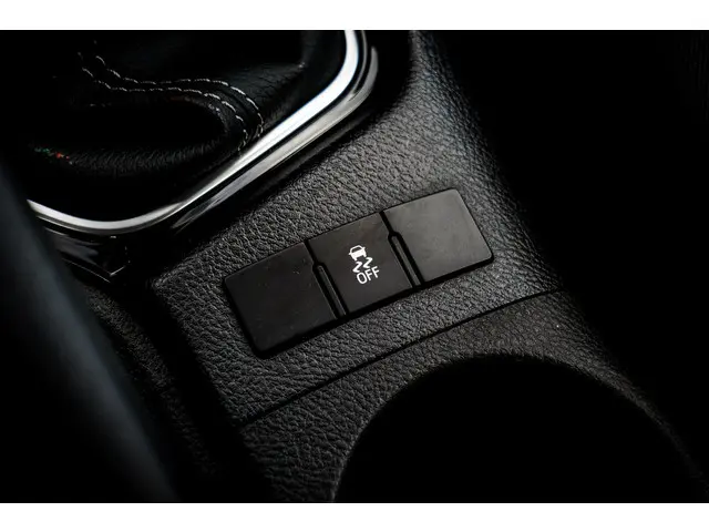 Toyota Auris 1.3 Now RIJKLAAR INCL:GARANTIE 2018 Benzine 32