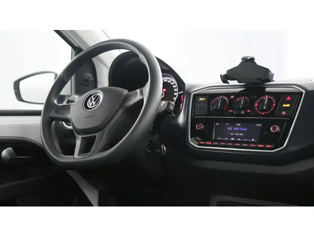 Volkswagen up! 1.0 65pk 2021 Benzine 18