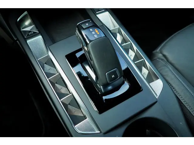 DS DS 3 Crossback 1.2 PureTech Grand Chic 2021 Benzine 24