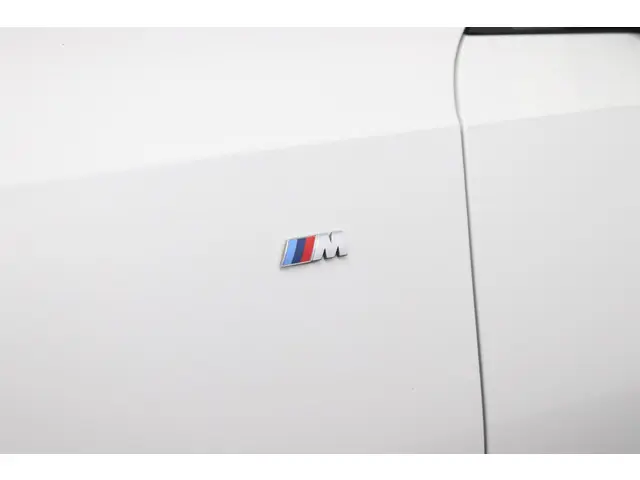 BMW 3 Serie 330i Executive Edition 2020 Benzine 48