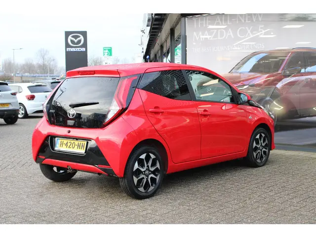 Toyota Aygo 1.0 VVT-i x-joy 2020 Benzine 6
