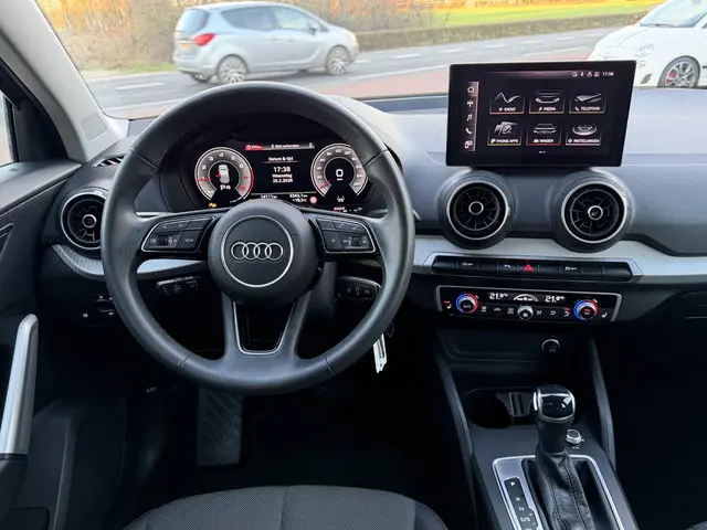 Audi Q2 35 TFSI S Edition 2024 Benzine 26