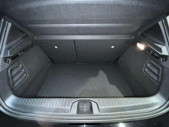 Mitsubishi Colt 1.6 HEV Intense 2026 Hybride Benzine 9