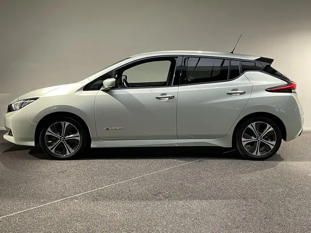 Nissan Leaf 2.ZERO EDITION 40 kWh 2018 Elektrisch 18