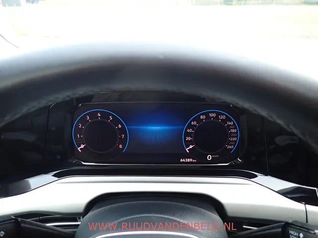 Volkswagen Golf 1.0TSI Life 2022 Benzine 18