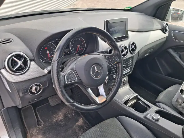 Mercedes-Benz B-Klasse 180 Ambition 2016 Benzine 3