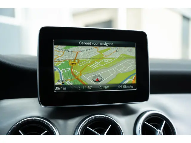 Mercedes-Benz CLA 180 AMG 2015 Benzine 13