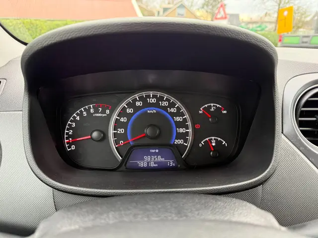 Hyundai i10 1.0i Comfort RIJKLAARPRIJS! 2018 Benzine 13