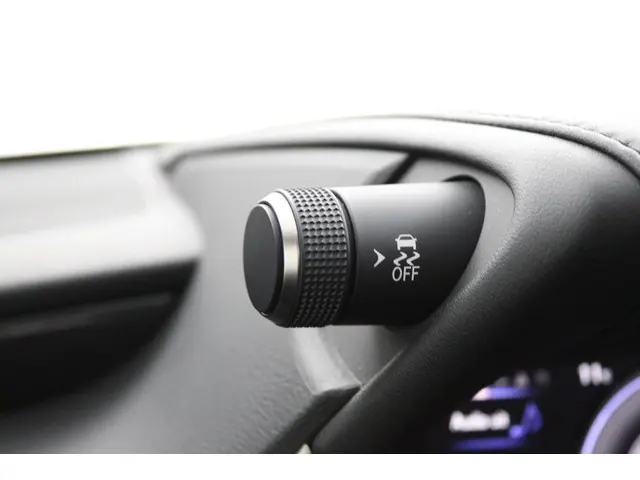 Lexus ES 300h Preference Line 2021 Hybride Benzine 45