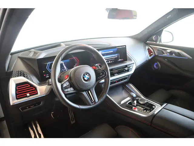BMW XM Label Red 2024 Hybride Benzine 7