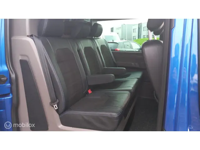 Volkswagen Transporter 2.0 TDI L2H1 30 DC 2020 Diesel 9