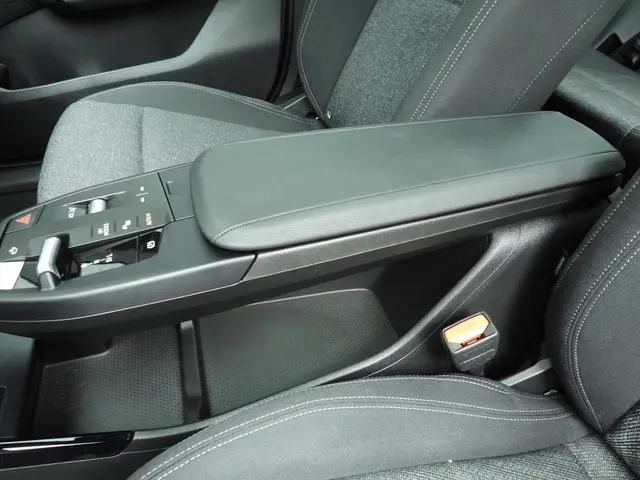 BMW X1 sDrive18i 2023 Benzine 27