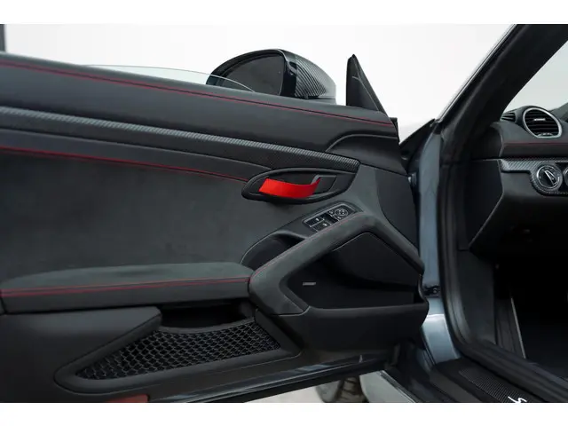 Porsche 718 Spyder RS 2024 Benzine 27