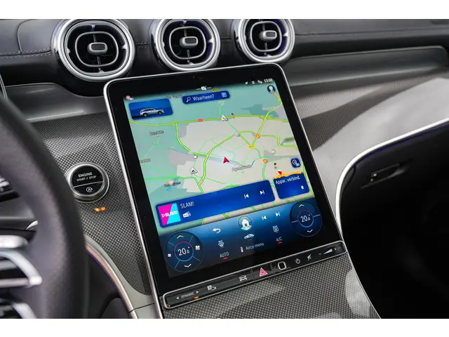 Mercedes-Benz GLC 220d 4MATIC AMG Line 2025 Diesel 17