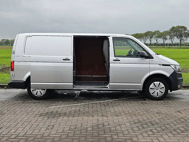 Volkswagen Transporter 2.0 TDI 2022 Diesel 14