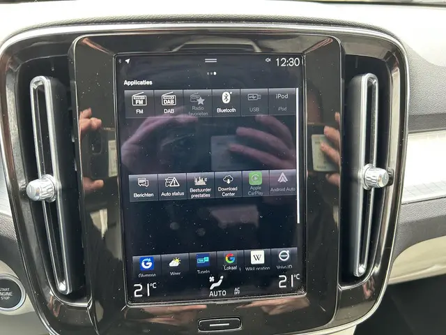 Volvo XC40 2.0 B4 Business Pro 2020 Hybride Benzine 25