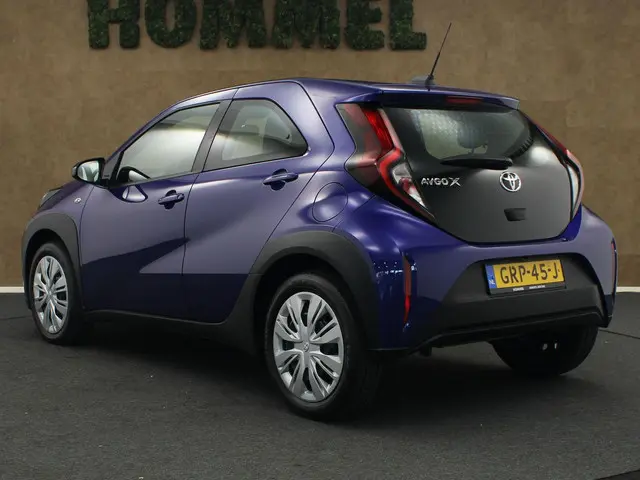 Toyota Aygo X 1.0 VVT-i MT Play 2024 Benzine 12