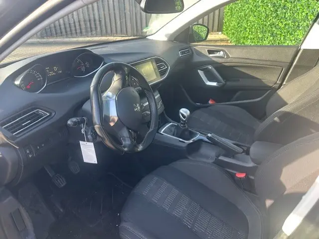 Peugeot 308 1.6 BlueHDi Blue Lease Executive 2016 Diesel 6