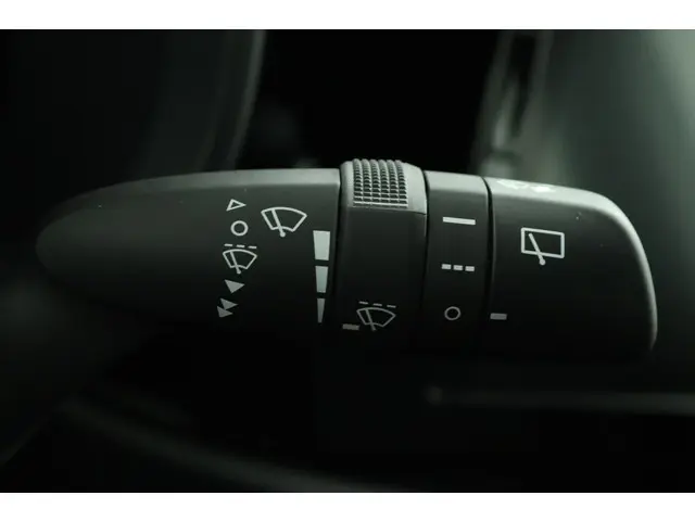 Toyota Aygo X Hybrid 115 play 2026 Hybride Benzine 30