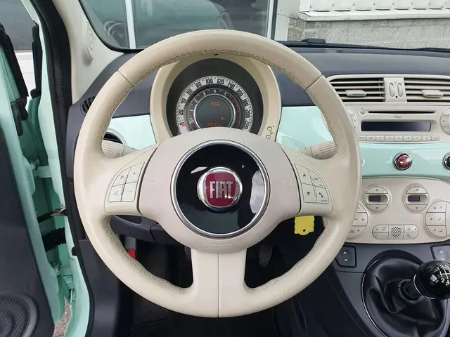 Fiat 500 1.2 Lounge 2015 Benzine 9