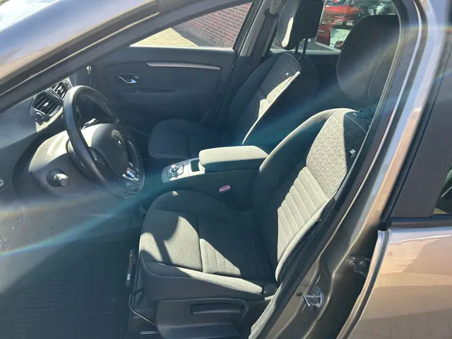 Renault Grand Scénic 1.2 TCe Limited 2015 Benzine 8