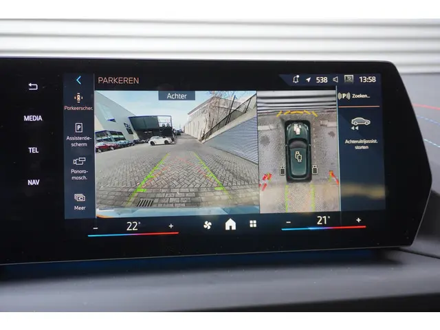 BMW 1 Serie 120 2024 Benzine 15