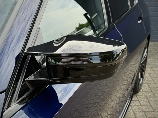 BMW 3 Serie 318i High Executive 2021 Benzine 7