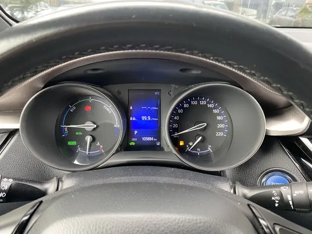 Toyota C-HR 1.8 Hybrid Executive 2018 Hybride Benzine 17