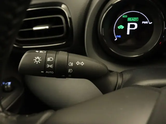 Toyota Yaris 1.5 Hybrid Bi-Tone 2022 Hybride Benzine 18