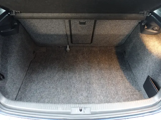 Volkswagen Golf 1.4 TSI Highline Automaat- 2012 Benzine 29