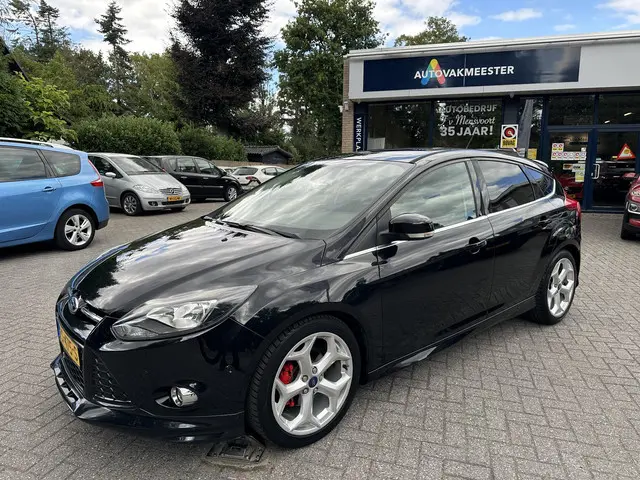 Ford Focus 1.0 EcoBoost Titanium ST-Line 2013 Benzine 2