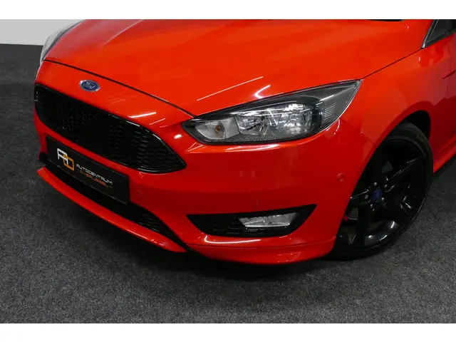 Ford Focus 1.5 Red Edition 2016 Benzine 33