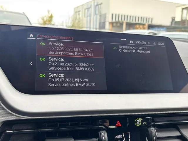 BMW 1 Serie 118i Sport Edition 2023 Benzine 19