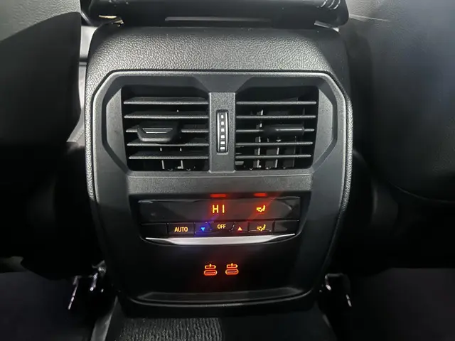 BMW 3 Serie Touring 318i M-SPORT NL Auto 2023 Benzine 6