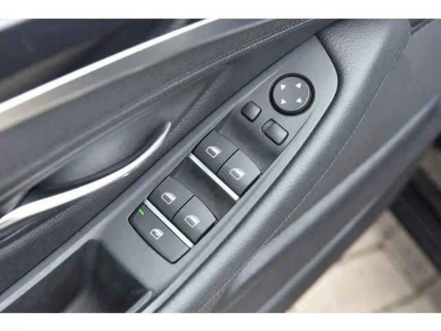 BMW 5 Serie Touring 520i Executive 2016 Benzine 13