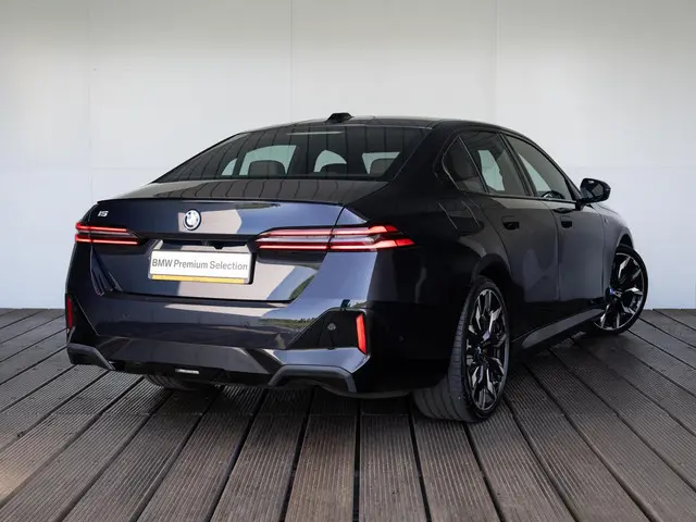 BMW i5 2